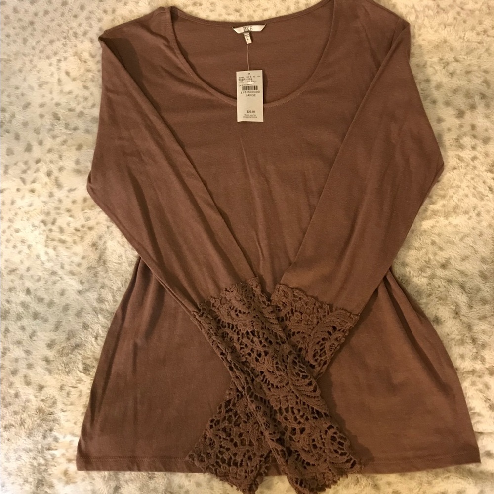 Long sleeve t with crochet cuffs